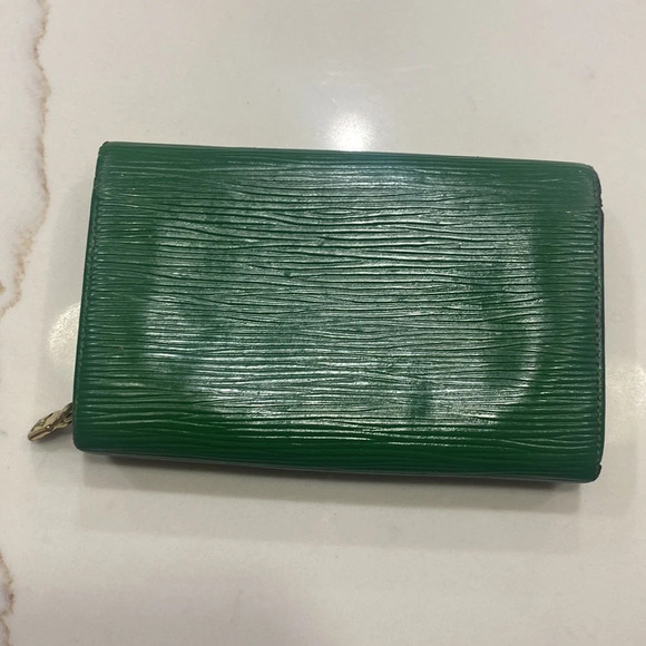 Louis Vuitton LV Green Leather Wallet Vintage EPI - Picture 7 of 11